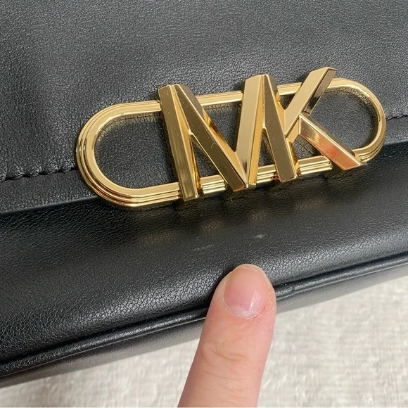 Michael Kors Women's Black Leather Gold Logo Parker Camera Crossbody Bag Classic - Picture 12 of 15